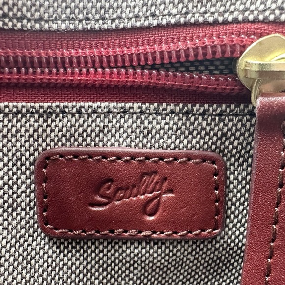 Scully Crossbody Bag Purse Red Leather Gold Metal Hardware Great Condition - Picture 10 of 16